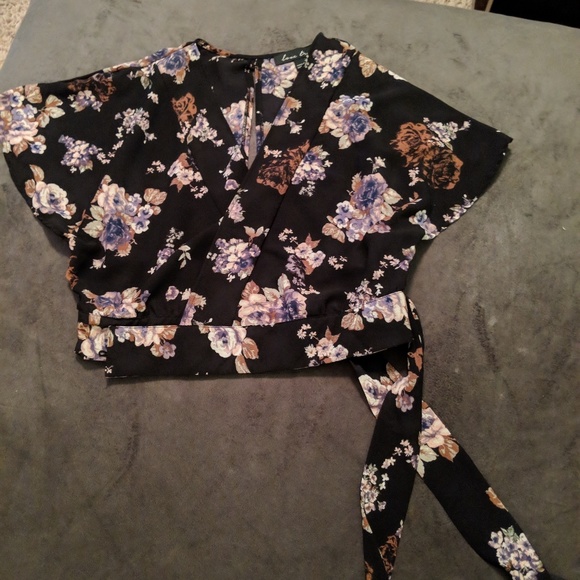 Croped floral blouse - Picture 1 of 3